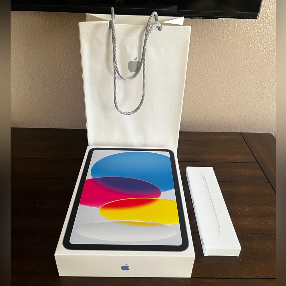 Bundle of 2 Apple Store Boxes and Bag